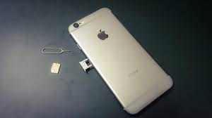 SIMカードを挿入してiPhoneを修正する