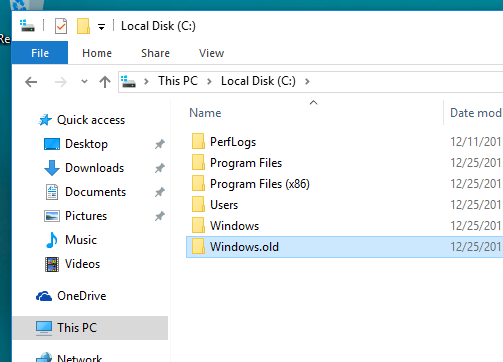 Windows を使用してファイルを回復します。 Windows Update後に古いフォルダーがすべて削除されました